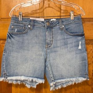 Seven7 Women’s Jean Shorts Size 6-NWTS